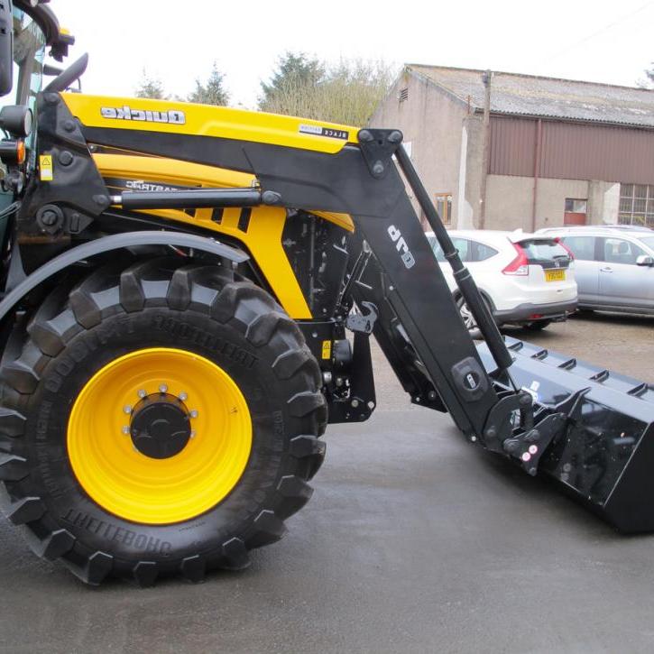 JCB Fast Trac with Quicke Loader - General Purpose Bucket